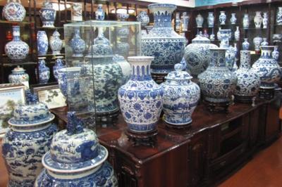 景德鎮(zhèn)以瓷都著稱,讓更多人能夠了解陶瓷文化,產生了眾多藝術品