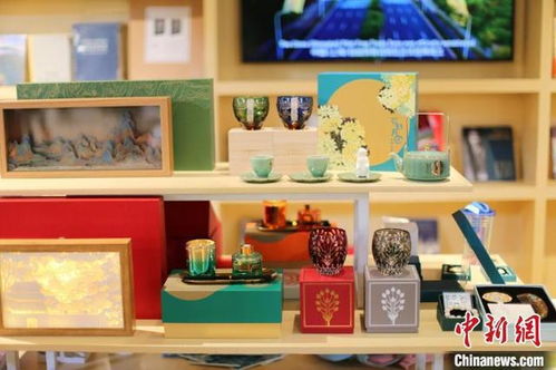 國際范 國潮風 交相輝映 探訪2024上海書展的 藝術風景線