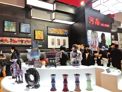 河南藝術(shù)品亮相中國國際服務(wù)貿(mào)易交易會