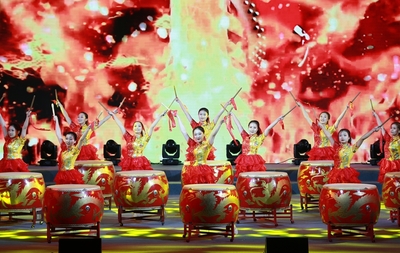 青春踏歌 逐夢常大--常州大學迎2019級新生軍訓慰問文藝晚會暨第三十五屆校園文化藝術節(jié)開幕