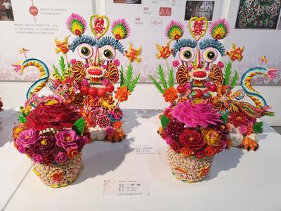 陜西傳統(tǒng)工藝創(chuàng)新作品巡展在西安美術(shù)學(xué)院開(kāi)幕